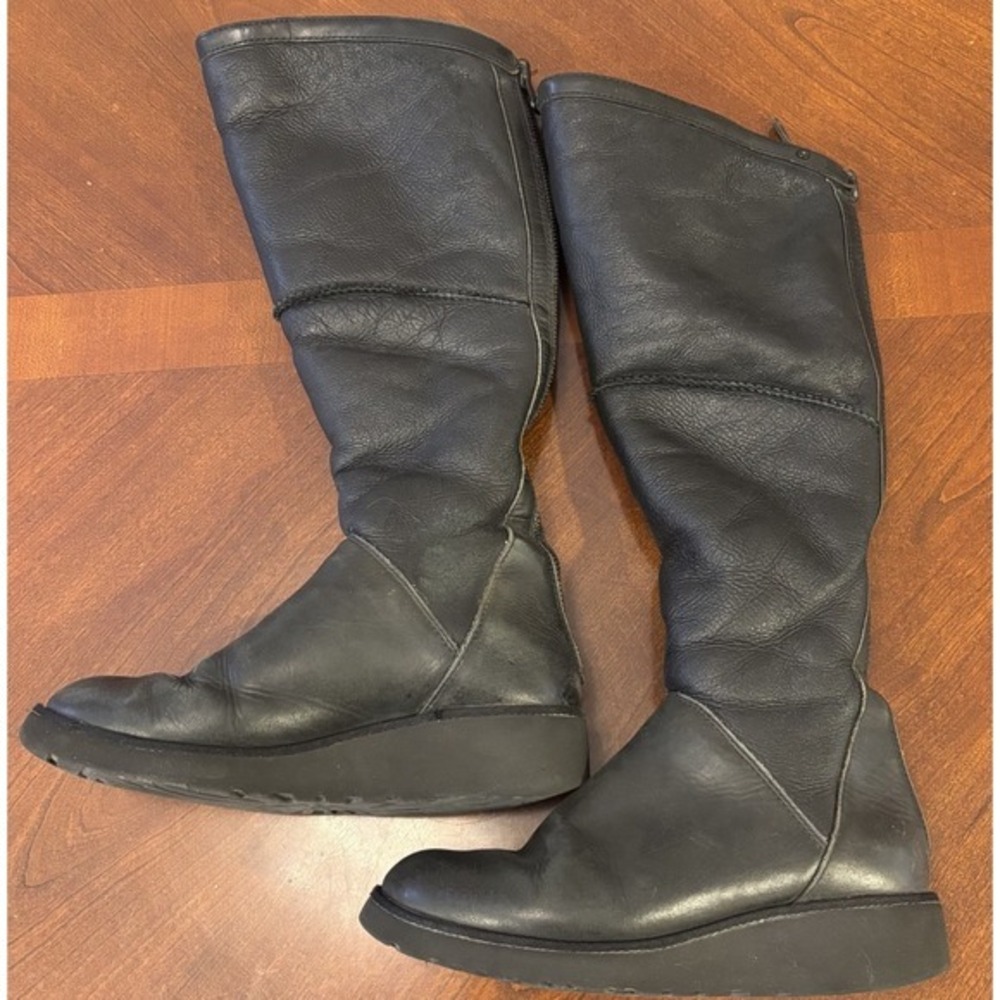 UGG Women's‎ Kendi Black Sheepskin Low Wedge Shearling Knee High Boots Zip Sz 5